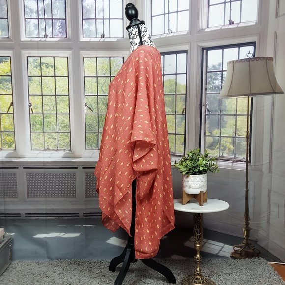 NWT SONOMA ZUMO GEO TACKED RUANA (CORAL & YELLOW / OS) - Picture 6 of 15